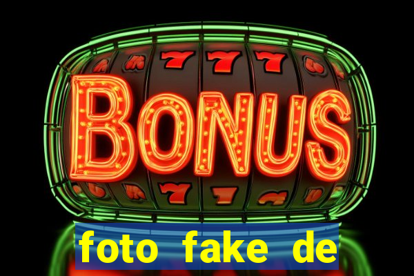 foto fake de menina no espelho cabelo cacheado